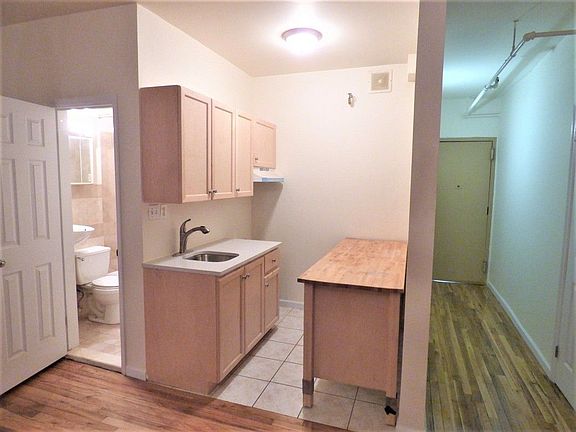 3rd image of 20 W 70th St APT 2