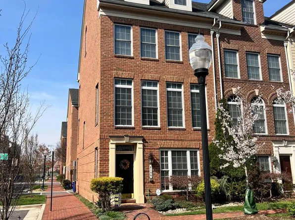 5156 Brawner Pl, Alexandria, VA 22304