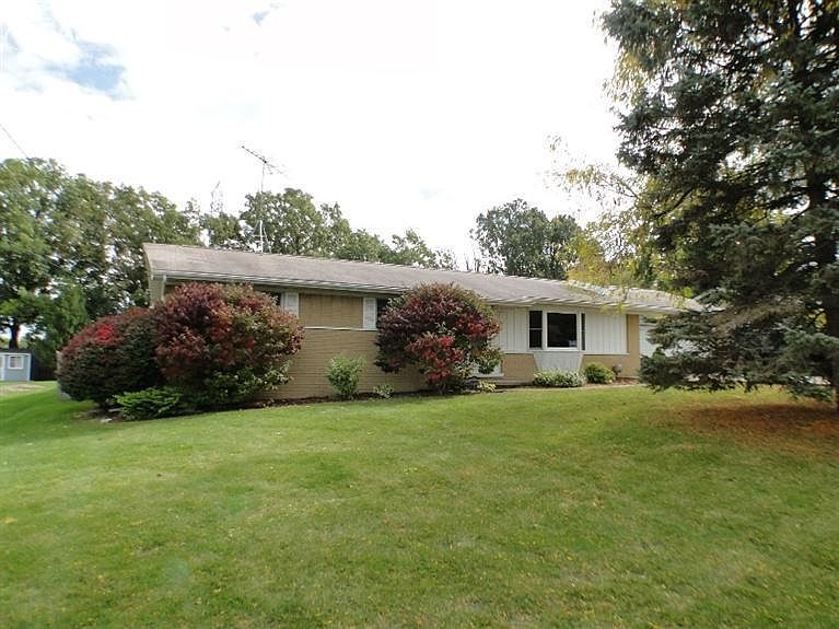 1st image of 8071 Green Valley Dr
