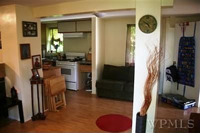 5th image of 135 Belknap Ave