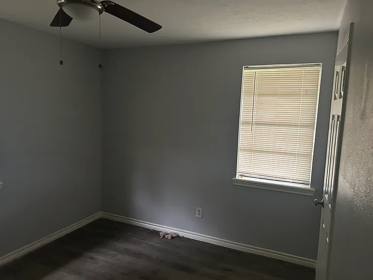 107 Cypress St — Photo 4