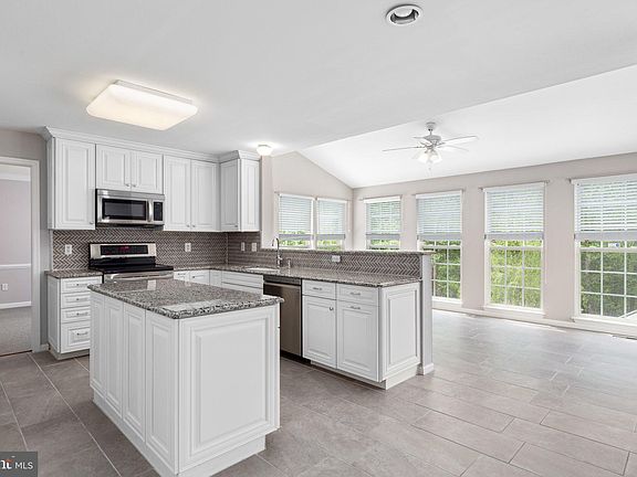 4th image of 6904 S Dewey Ct