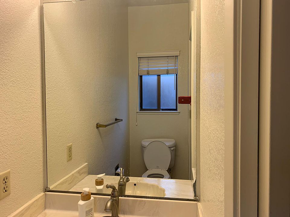 1st image of 2938 Moorpark Ave