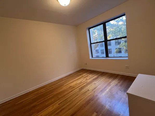 24-25 28th Street image 3 of 8