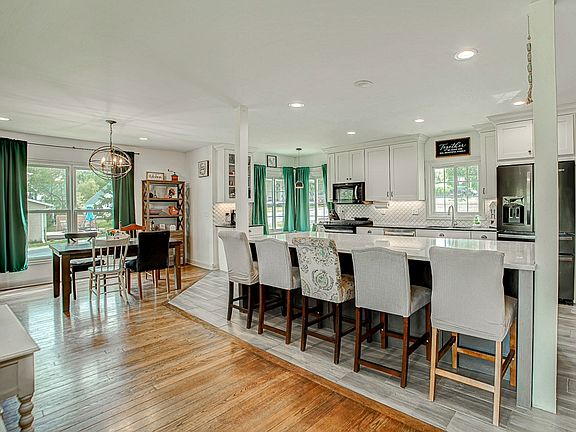 5th image of 15242 64th St N #B