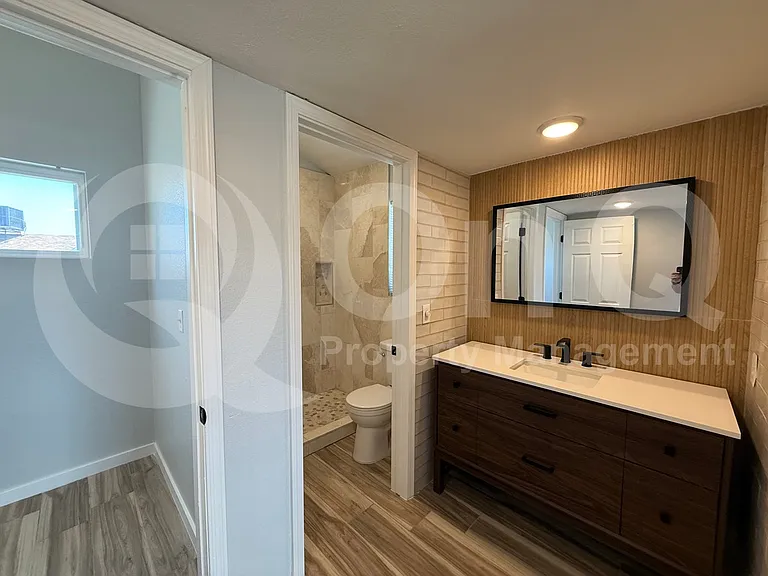 3037 W Monmouth St — Photo 25