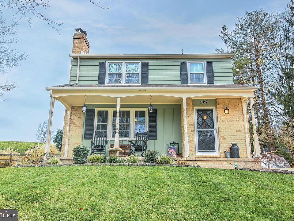 1st image of 527 Applewood Dr