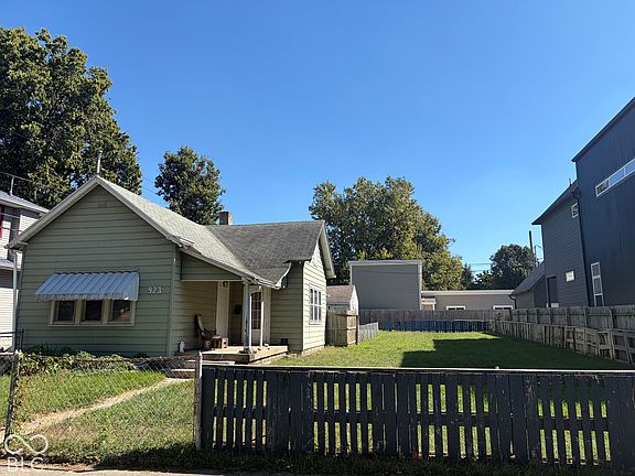 3rd image of 923 Spruce St