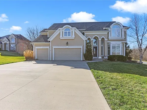 5608 NE Holiday Dr, Lees Summit, MO 64064