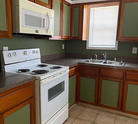 3rd image of 1614 Ryon St #A