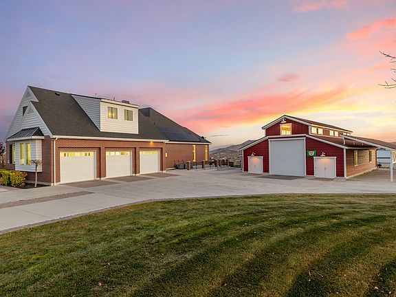 3rd image of 2628 E Prairie Ln
