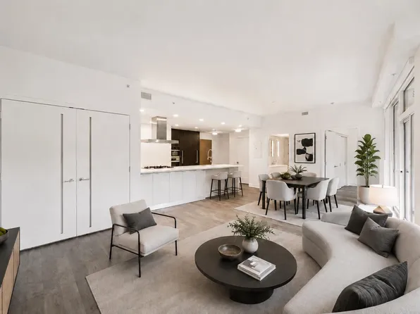 2888 Arbutus St #303, Vancouver, BC V6J 3W5