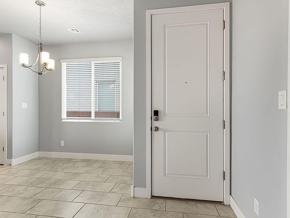 3rd image of 3617 Queen Ct NE
