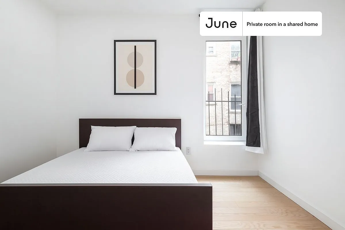 Queen bedroom in 4 bed/2 bath home in Ditmas Park #1899 B — Photo 1