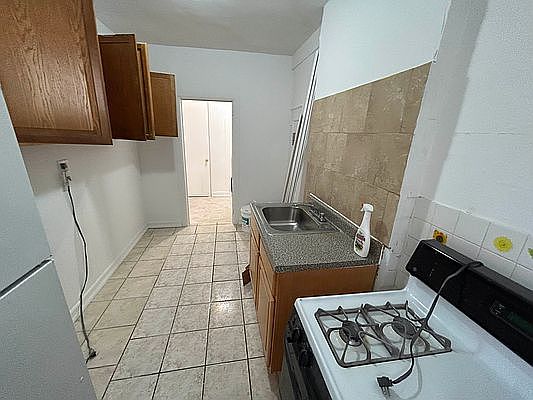 3rd image of 717 E 242nd St #3D