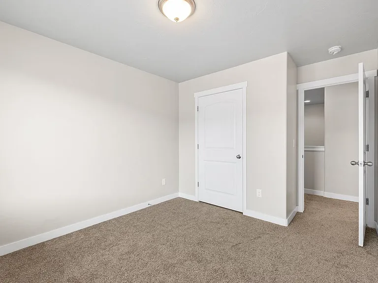1728 W 50 N — Photo 16