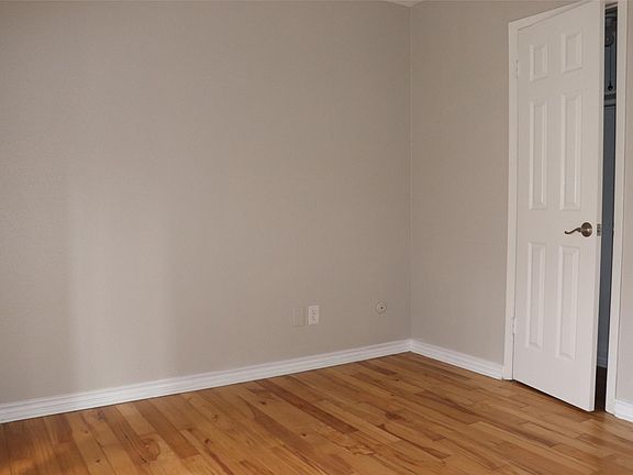 4th image of 1818 Augusta Dr APT 8