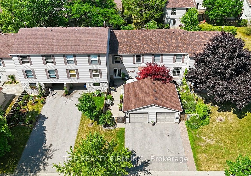 1st image of 905 Dalhousie Dr