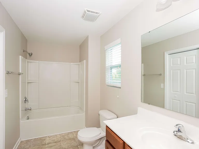 2301 Stonehaven Dr — Photo 13