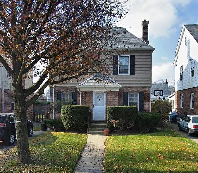 1st image of 4818 213th St