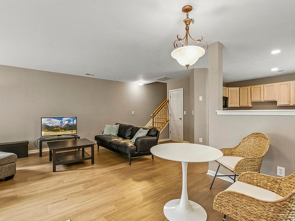 1st image of 2831 Barrymore St Unit 107