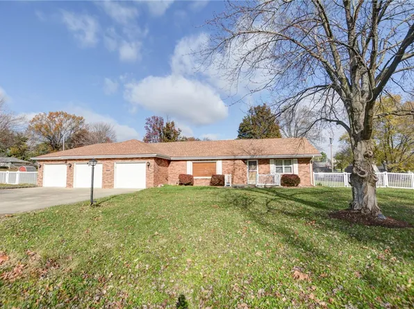 418 Crestline Dr, Decatur, IL 62526