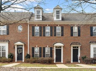 140 W Savannah Ridge Rd, Holly Springs, NC 27540