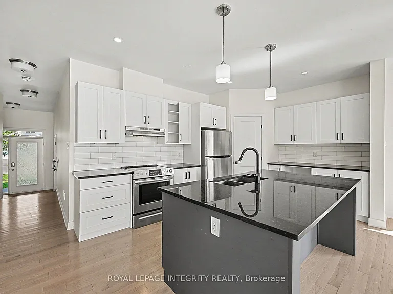 148 Thomas St S — Photo 7