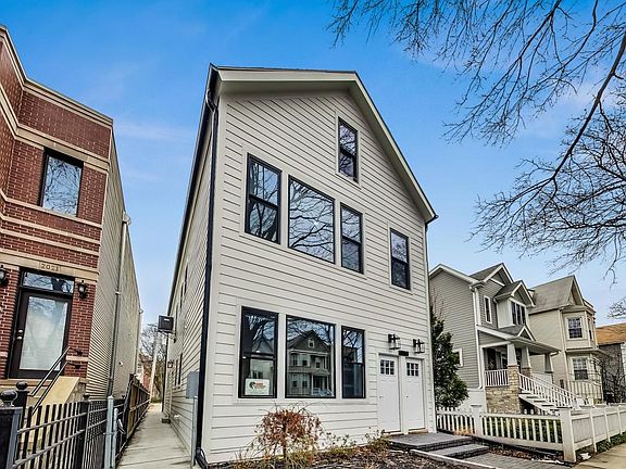 3rd image of 2025 W Melrose St #2F