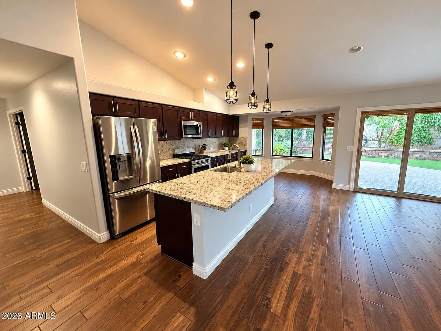 4 bed, 2.0 bath, 1945 sqft, $3,100 — Photo 4