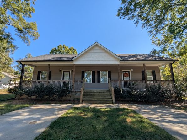555 Park Cir