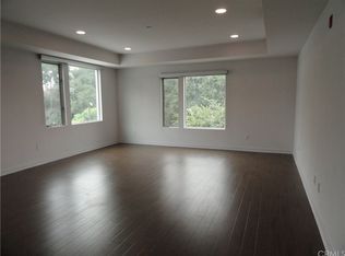 1968 N Lake Ave #202, Altadena, CA 91001