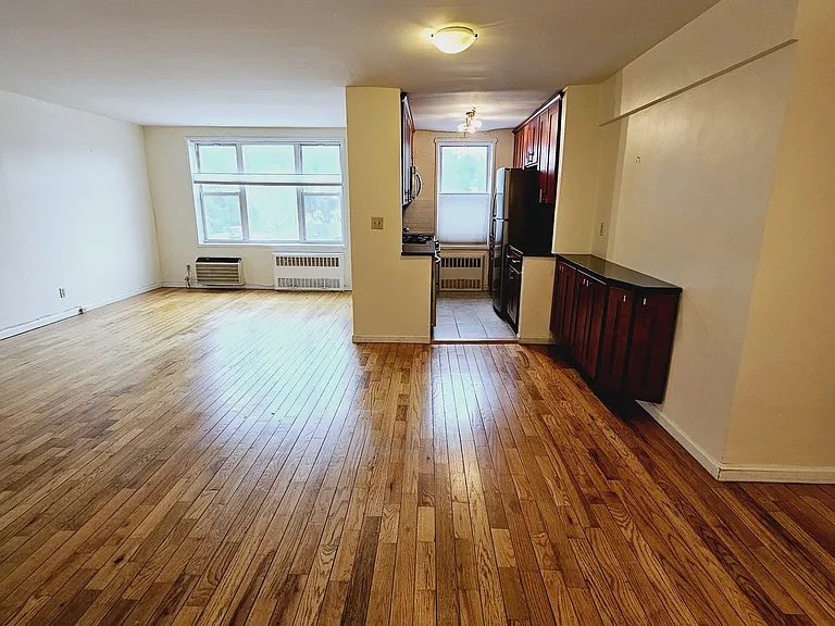 E Hartsdale Ave — Photo 1