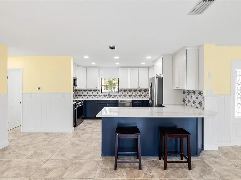 5541 Bayou Grande Blvd NE — Photo 8