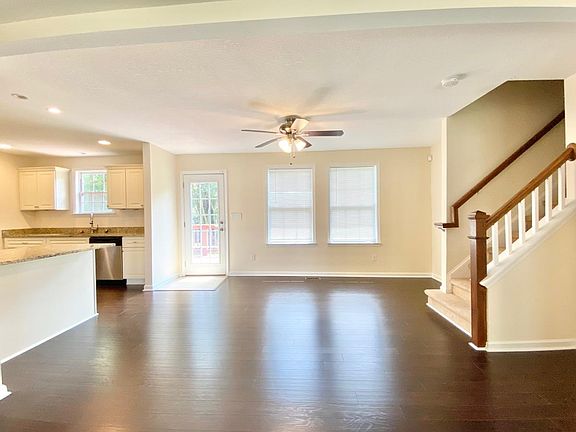 5th image of 13 Fairview Cir S