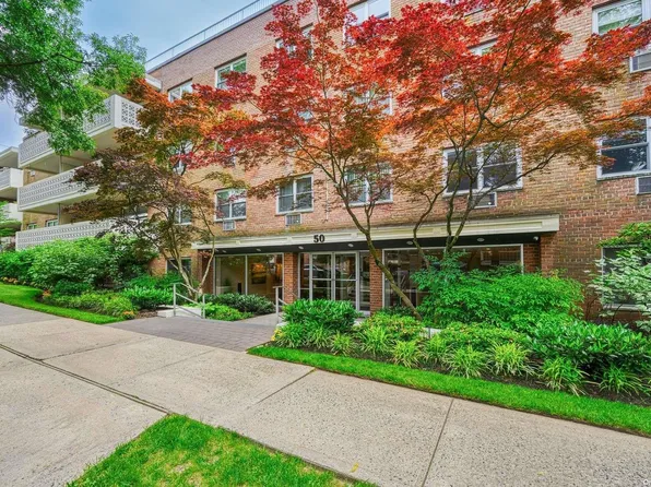 50 Hillpark Avenue #1Q, Great Neck, NY 11021