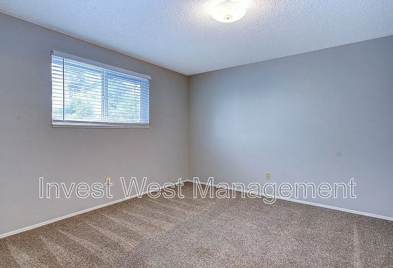710 NE 15th Ave — Photo 18