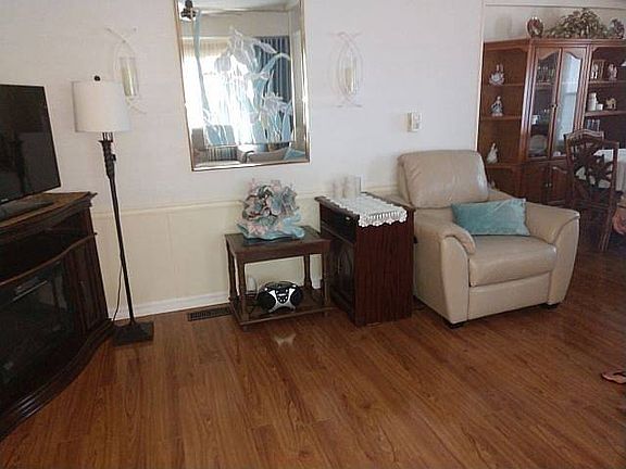 5th image of 1350 Fir Dr #89