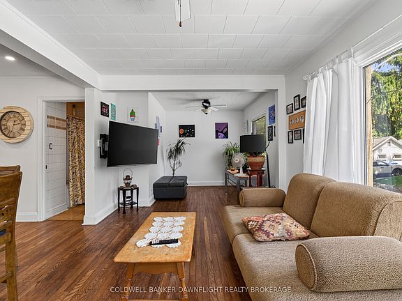 5th image of 13 Warwick Ave