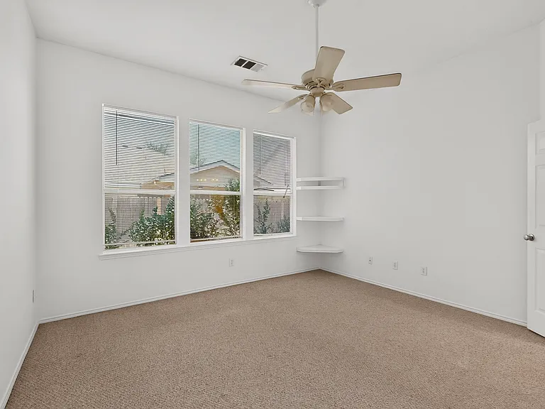 4184 Capstone Dr — Photo 15