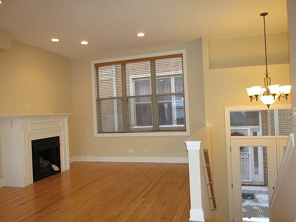 4th image of 2020 N Nagle Ave