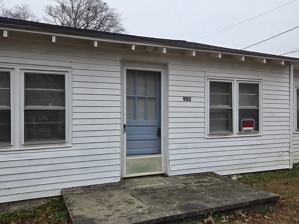 1st image of 902 Eastwood Dr
