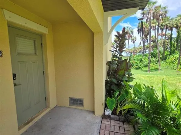 4640 Willet Cooper Ct, Tampa, FL 33619