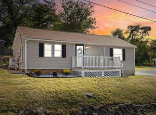 42 Breezewood Dr, Staunton, VA 24401