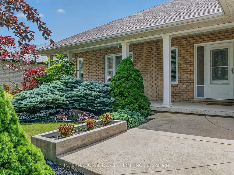 18 Sea Breeze Dr — Photo 3