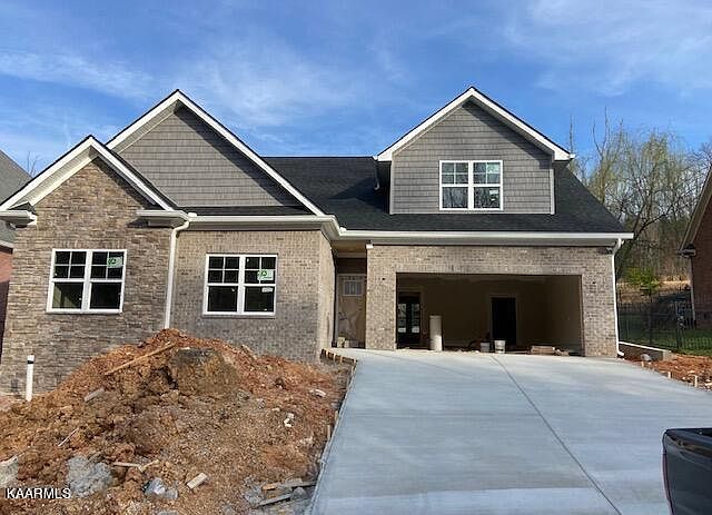 2nd image of 1053 Green Meadows Ln