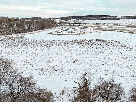 5th image of 10 Frostwood Valley