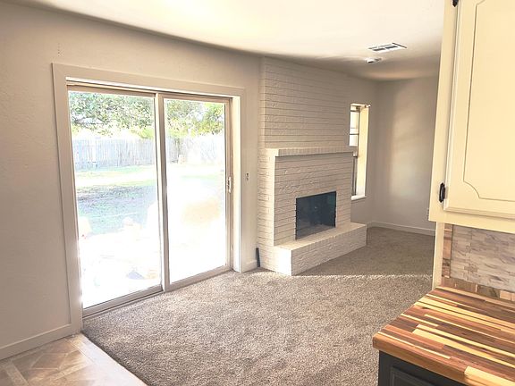 5th image of 710 Smalley Dr