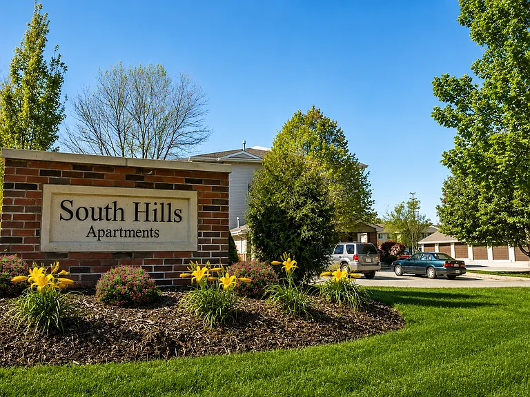 South Hills Apartments — Photo 3
