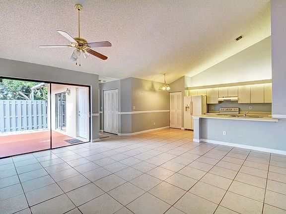 5th image of 1074 Summit Trail Cir APT B